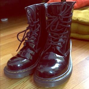 Women’s/Kids Glossy Dr. Martens